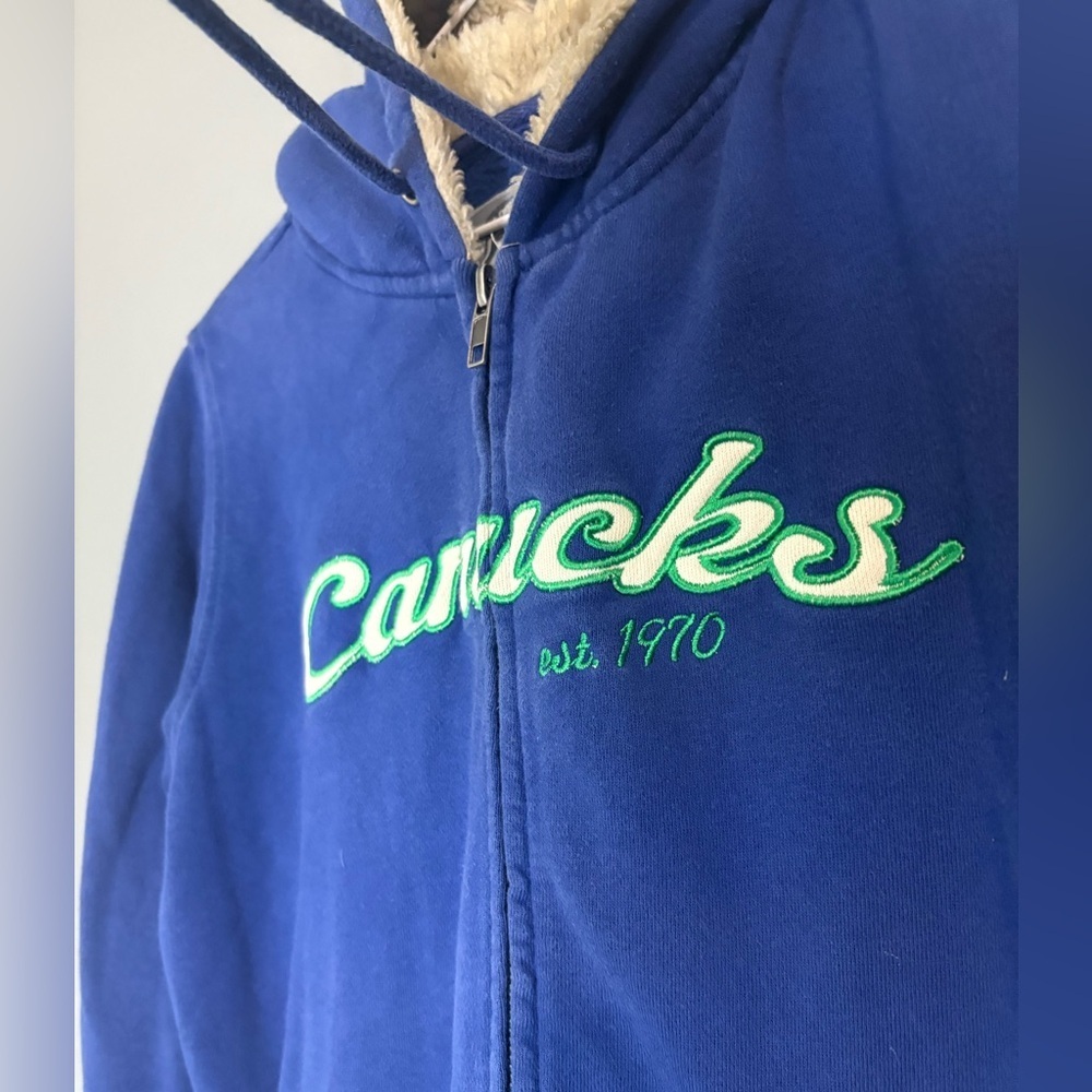 Vancouver Canucks NHL Women’s Fleece Lined Long Zip Hoodie Jacket Size M - Picture 9 of 11